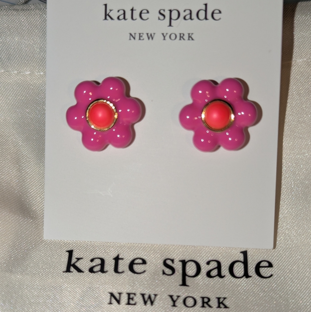 NWT Kate Spade Bright Pink Petal Puff Statement Earrings. 🌺🌸